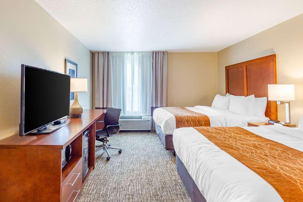 Comfort Inn Dekalb - Adjacent The University Chambre photo