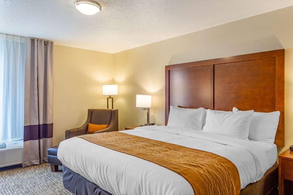 Comfort Inn Dekalb - Adjacent The University Chambre photo