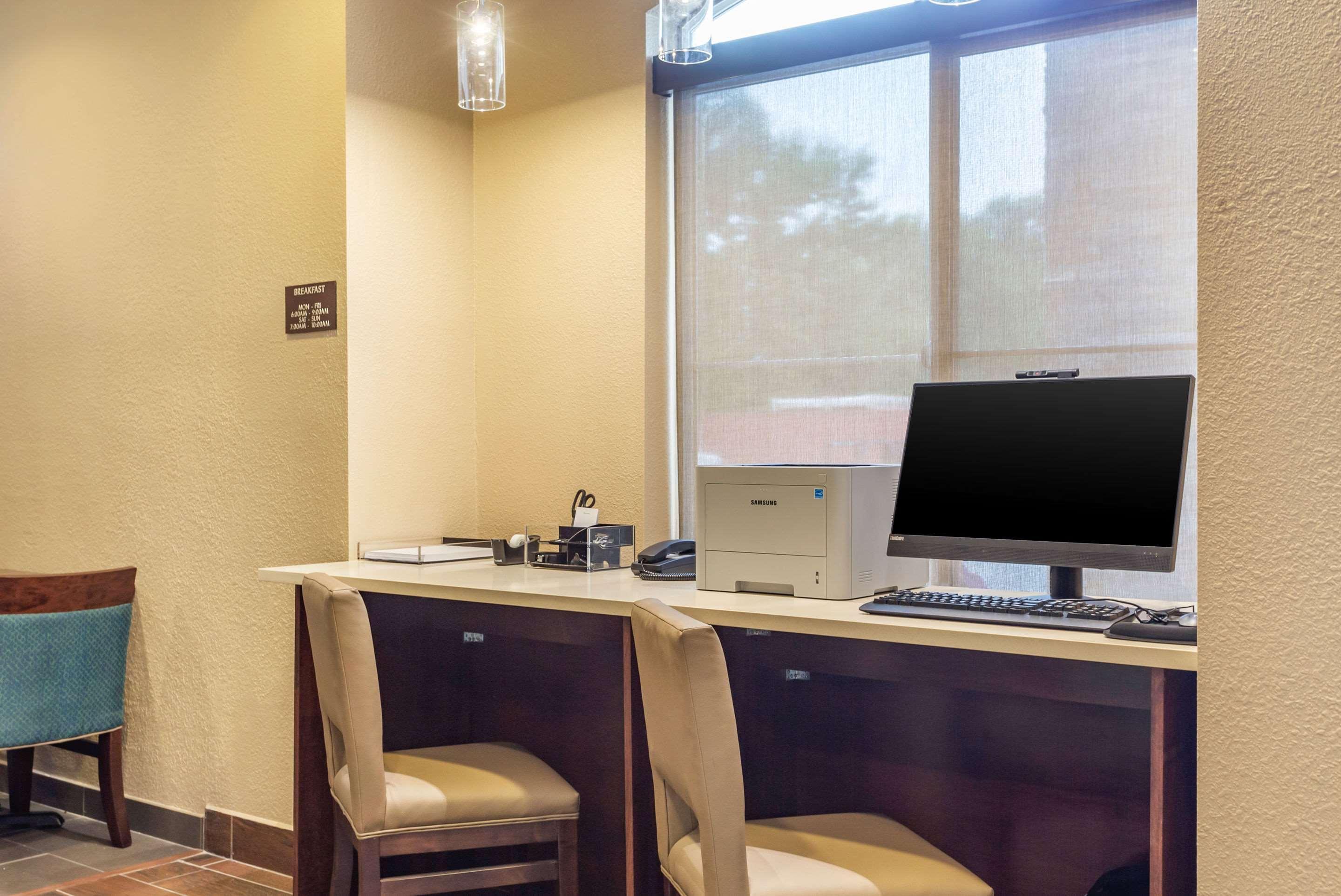 Comfort Inn Dekalb - Adjacent The University Extérieur photo