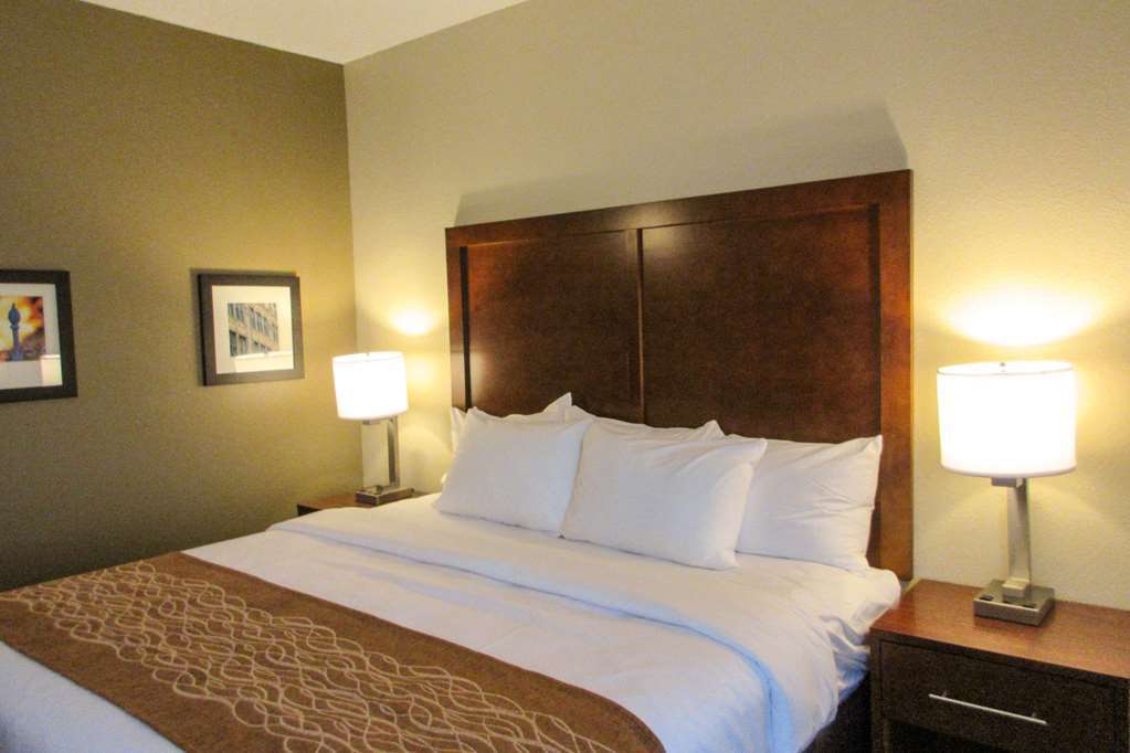 Comfort Inn Dekalb - Adjacent The University Chambre photo