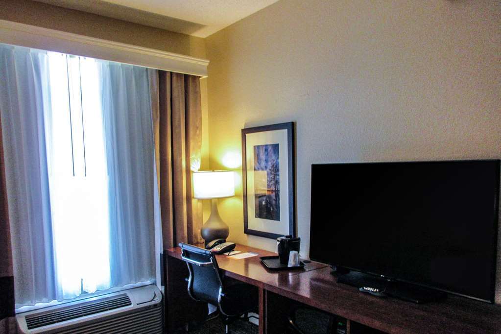 Comfort Inn Dekalb - Adjacent The University Chambre photo