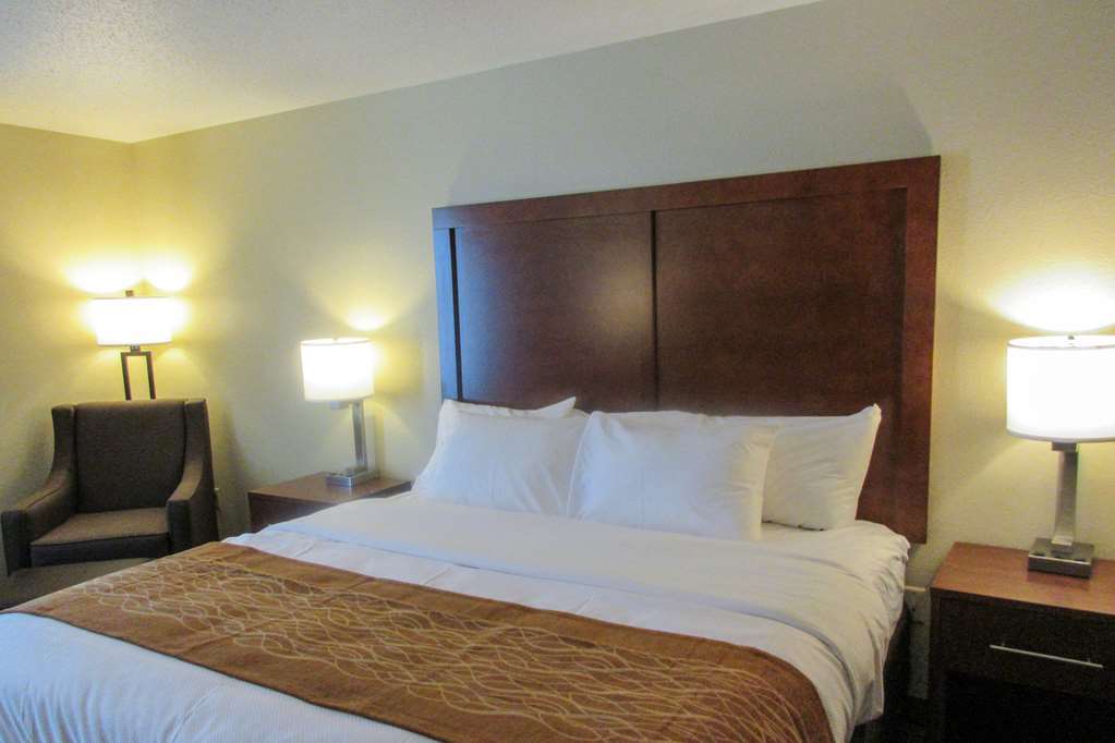 Comfort Inn Dekalb - Adjacent The University Chambre photo